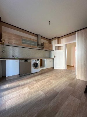 Große 3-Zimmer-Wohnung mit Garten