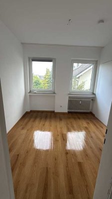 Helle 4-Zimmer-Wohnung in Köln-Sürth mit Einbauküche, Balkon, Keller und Stellplatz