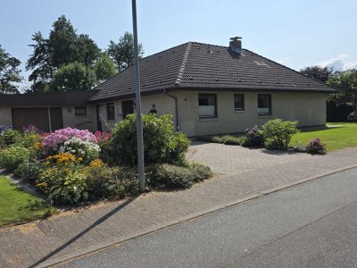 Wohnhaus Winkelbungalow mit Garage in ruhiger Wohnlage