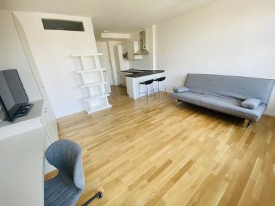 Großes möbliertes Apartment mit EBK! Direkt an der Spree!
