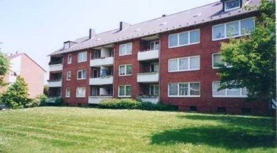 Modernisierte 2 1/2 Zimmer Wohnung mit Balkon zu vermieten!