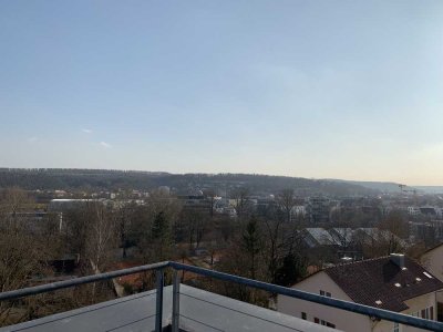Helles 4-Zimmer-Penthouse mit Neckarblick und Dachterrasse