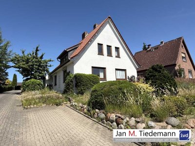 Lübeck Siedlung Dornbreite: EFH mit 100 m² Wohn-Nutzfläche und 5 Zimmern Vollkeller auf 570 m² Eigen