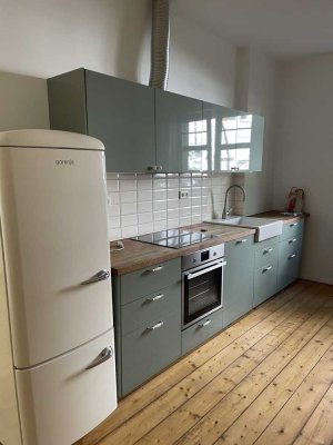 Schöne Altbauwohnung mit Garten und Stellplätzen