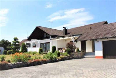 Toplage ! Großer Bungalow auf sehr schönem Grundstück
