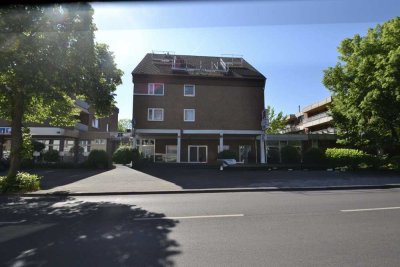 Traumhafte 3 Zimmer-Galeriewohnung mit Balkon im 3. OG im alten Stadtkern von D-Hassels