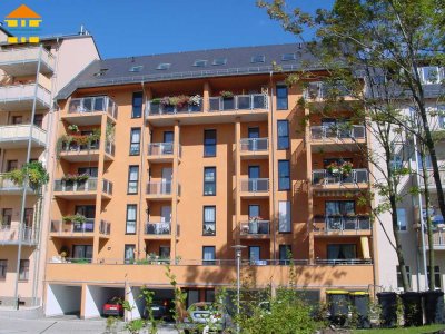 *Attraktive 3-Raum-Wohnung mit Terrasse, 2 Bädern, Stellplatz und zuverlässiger Vermietung*