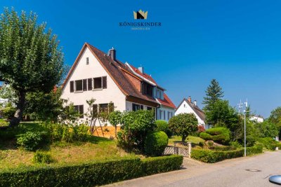 Charmante DHH mit schönem Garten möchte seinen 2. Frühling erleben. Sofort verfügbar!