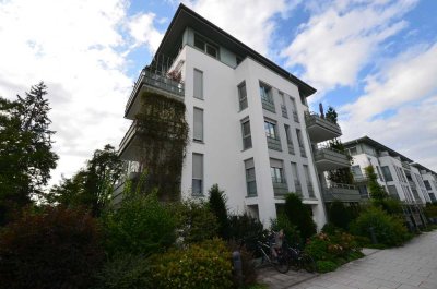 4-Zi.-Wohnung mit Einbauküche und 2 Süd-West-Balkone je ca. 10m² in Regensburg West