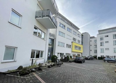 Mitten in der City und dennoch ruhig gelegen! Schöne, gut geschnittene und helle 3 Zimmer-Wohnung.