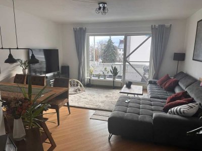 ** Toll geschnittene 3-Zi.-Wohnung mit Balkon und 2 Bädern **