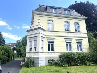 ++ UNTERNEHMERVILLA MIT GEWERBETEIL UND GARAGE IN DER SÜDSTADT ++
