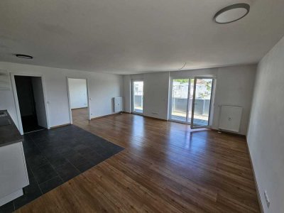Helle 2-Zimmer-Wohnung im 2. Stock mit Balkon - Kemnath