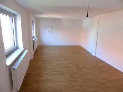Alternative zur Eigentumswohnung: 2,5-Zimmer-Haus - teilsaniert!