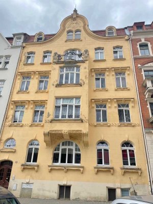 wunderschöne 3Zimmer Wohnung im Hochparterre mit Balkon, Bad mit Wanne, Dusche und Fenster