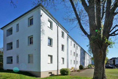 Leuben, unterm Dach: Balkon + Wanne + EBK mgl.*