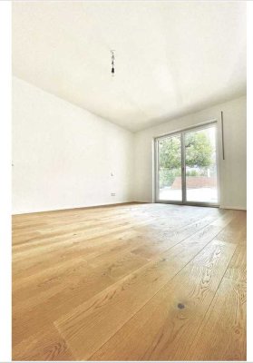 Wunderschöne 2 Zimmerwohnung mit großem Balkon, EBK und Tiefgaragenstellplatz