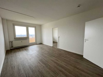 Traumhafte Aussicht vom Sonnenbalkon! Frisch saniert!