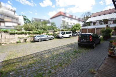 Modernes Wohnen in zentraler Lage: RMH in idyllischer Gemeinschaftsanlage in Bad Wilhelmshöhe