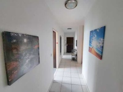 Über den Dächern von Unterrath: modernisierungsbedürftige 3-Zimmer-ETW