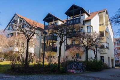 ***Heike Borchers Immobilien***Dachgeschosstraum im Herzen von Unterhaching***