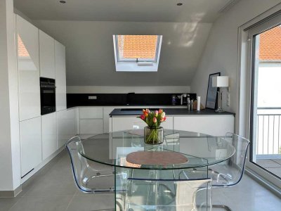 Teilmöblierte neuwertige 3-Zimmer-Wohnung mit luxuriöser Ausstattung
