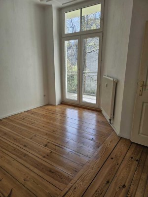 Bezugsfrei: 3 Zimmerwohnung mit Balkon im Ostkreuz Kiez – ☎️ 0172-3261193
