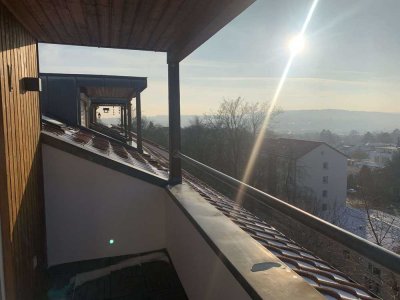 Gemütliche 2 Zimmer Dachgeschosswohnung, neue Einbauküche, Dachterrasse, KFZ-Stellplatz, Eselsberg