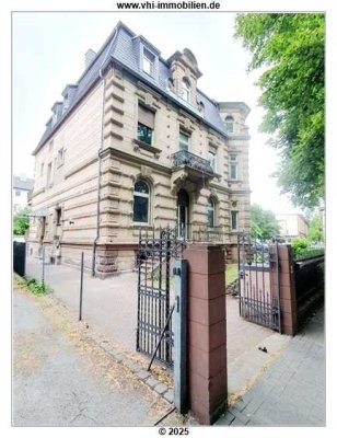 ***Entwickeln Sie Ihren Traum von einer repräsentativen denkmalgeschützten Villa im Zentrum v. HU***