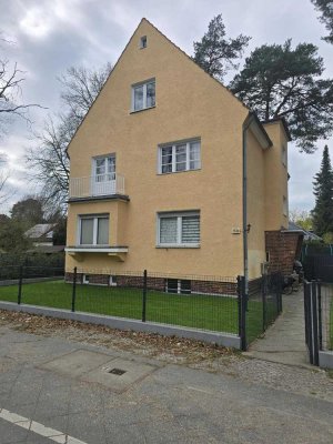 Gepflegte 3-Zimmer Dachgeschosswohnung mit Balkon in Hermsdorf