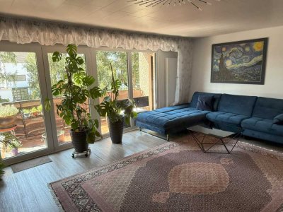 Tolle sanierte Eigentumswohnung mit geh. Innenausstattung und 11KW Wallbox in guter Wohnlage