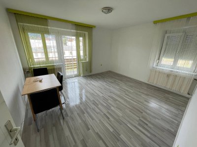 Vollmöblierte 2-Zimmer-Wohnung mit Balkon ab Ende August