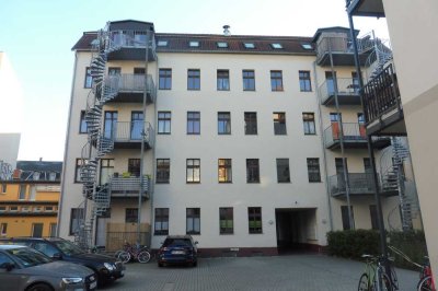 3 Zimmer Wohnung mit Balkon und Einbauküche