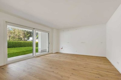 Erstbezug: Stilvolle 2-Zimmer-Gartenwohnung mit Terrasse und zauberhaftem West-Privatgarten
