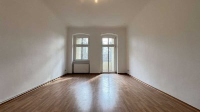 Familienfreundlicher und Provisiosnfreier Altbau mit Südbalkon !