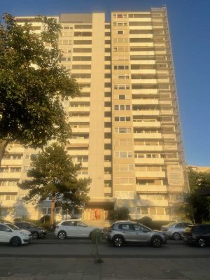 Einziehen und wohlfühlen, 1A ausgestattete 3 Zi. -Wohnung mit Balkon in Lampertheim