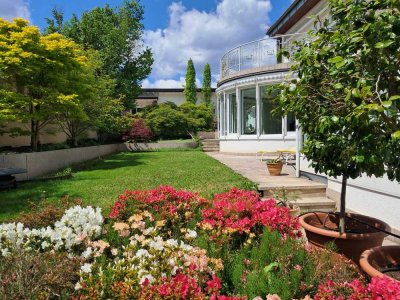 Luxuriöse Unternehmer-Villa mit Spa, Tiefgarage & Parkgarten – nur 1 h von Stuttgart entfernt