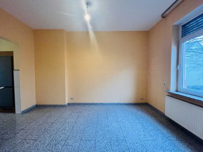 TEILSANIERT! ** 3-4 ZKB in Frankfurt-Höchst! **