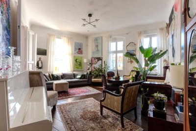 Traumhafte, lichtdurchflutete Altbau-Eckwohnung mit Südwest-Balkon im Herzen des Boxhagener Kiezes.