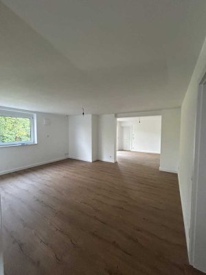 Kernsanierte Einliegerwohnung als Erstbezug mit Garten und moderner Ausstattung in Windeck-Obernau