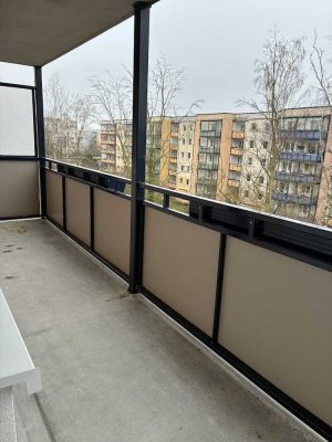 Große 2- Zimmer Wohnung in Lichtenhagen ab sofort