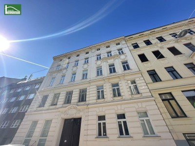 Unbefristet vermietete DG-Wohnung mit Terrasse in ruhiger Gasse nahe U4 und U6! Lift und gepflegtes Gebäude!