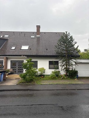 Großzügige Erdgeschosswohnung mit zusätzlicher Einheit im Souterrain in Bonn-Holzlar