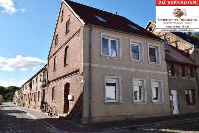 Mehrfamilienhaus, zentrale Wohnlage und Ausbaupotenzial