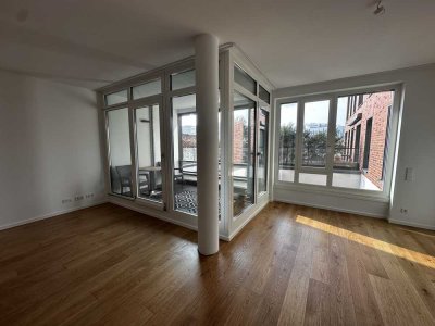 Ruhige 3-Zi.-Wohnung mit Balkon in Hamburg-HafenCity