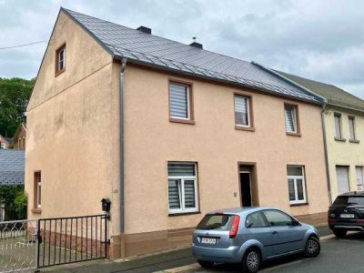 Ein-/Zweifamilienhaus mit Werkstatt!
