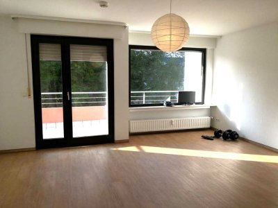 Sehr schönes Appartement mit Balkon und Einbauküche