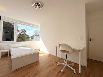 Frisch renovierte 4-Zimmer-Wohnung - WG-Geeignet!