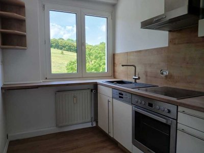 Wohnen wie im Neubau über den Dächern Jenas - helle, sanierte 3-Zimmer-Wohnung mit Balkon und EBK
