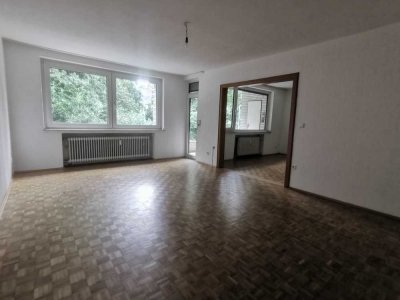 Ruhige und helle 2,5-Raum-Wohnung mit Balkon/Terrasse